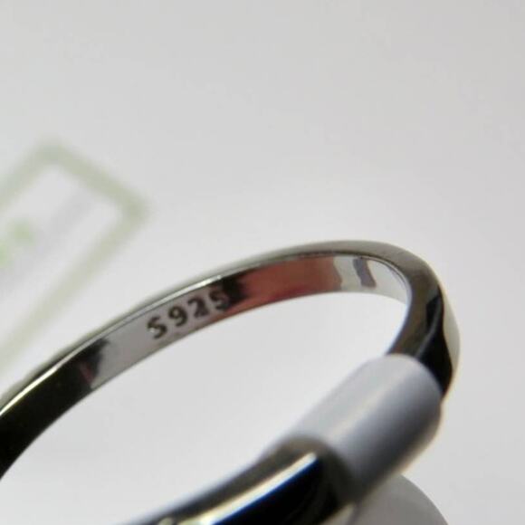 Macy's Oval Solitaire Moissanite Diamond Ring Size 6 - Picture 7 of 7